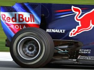 Мотористы Renault подтвердили контракты с Red Bull и Lotus