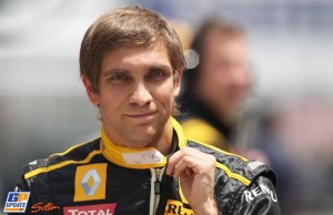 Виталий Петров первым сядет за руль болида Renault R31